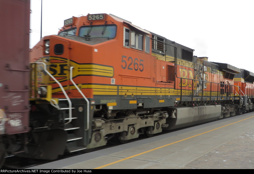 BNSF 5265